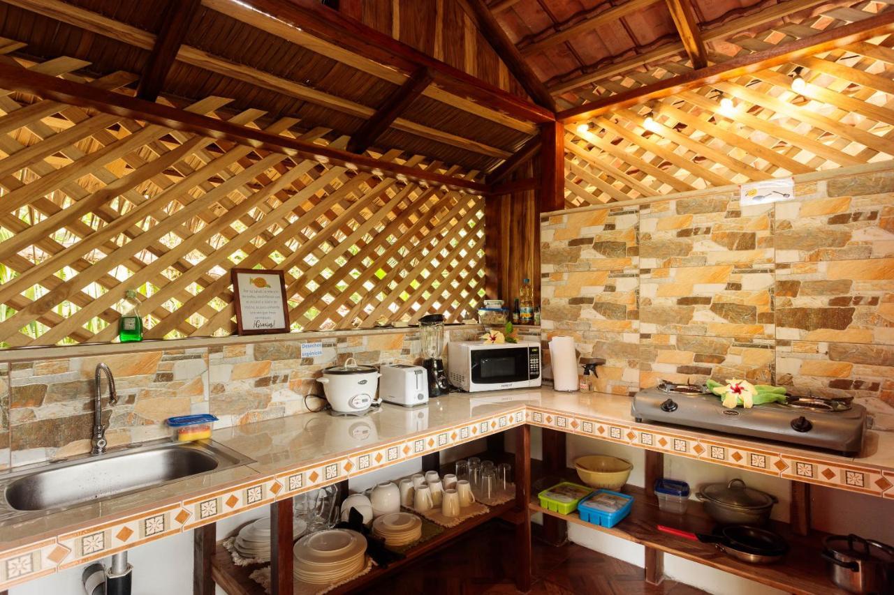 Bungalows Ache Cahuita Exterior photo