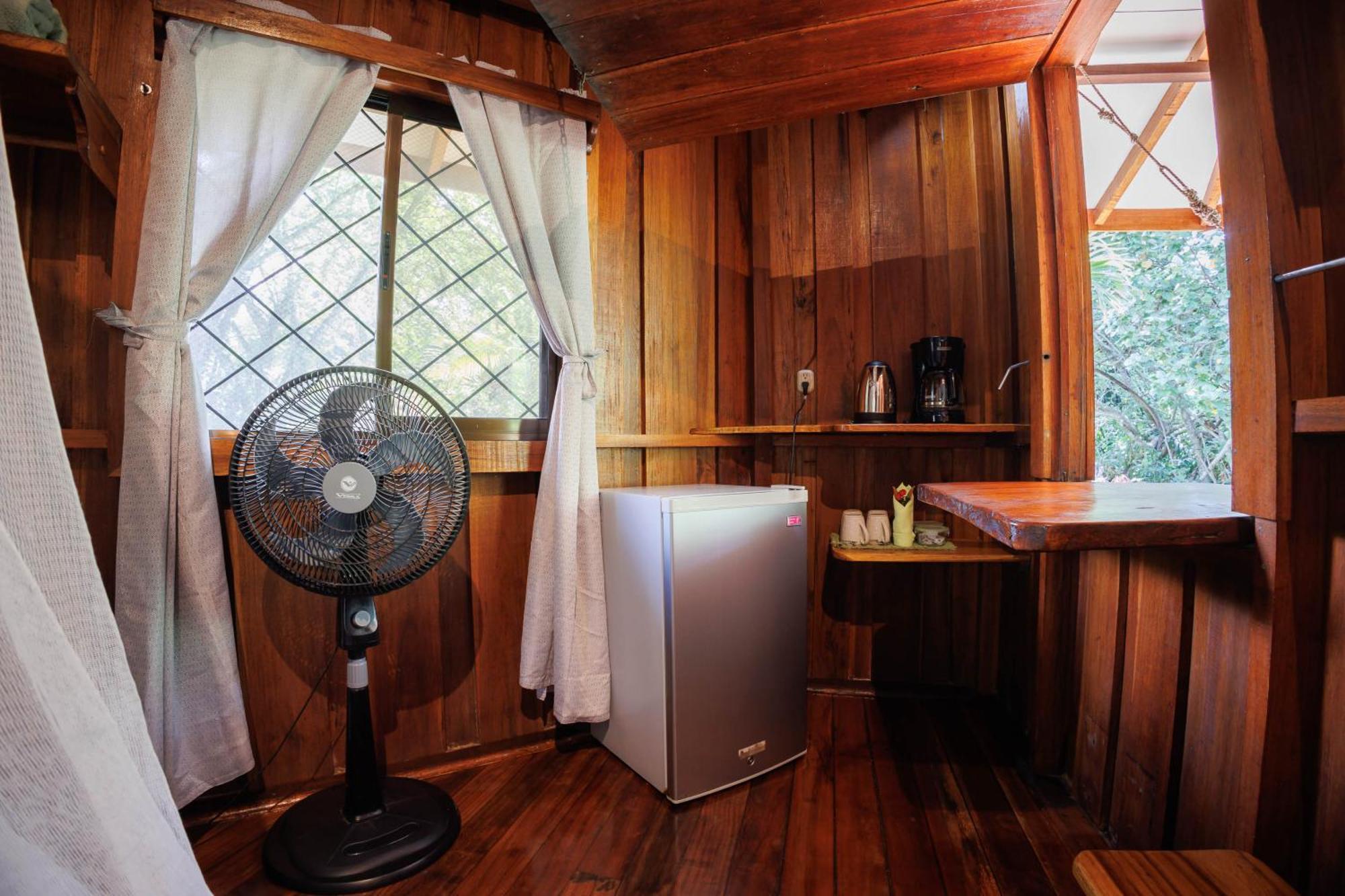 Bungalows Ache Cahuita Exterior photo