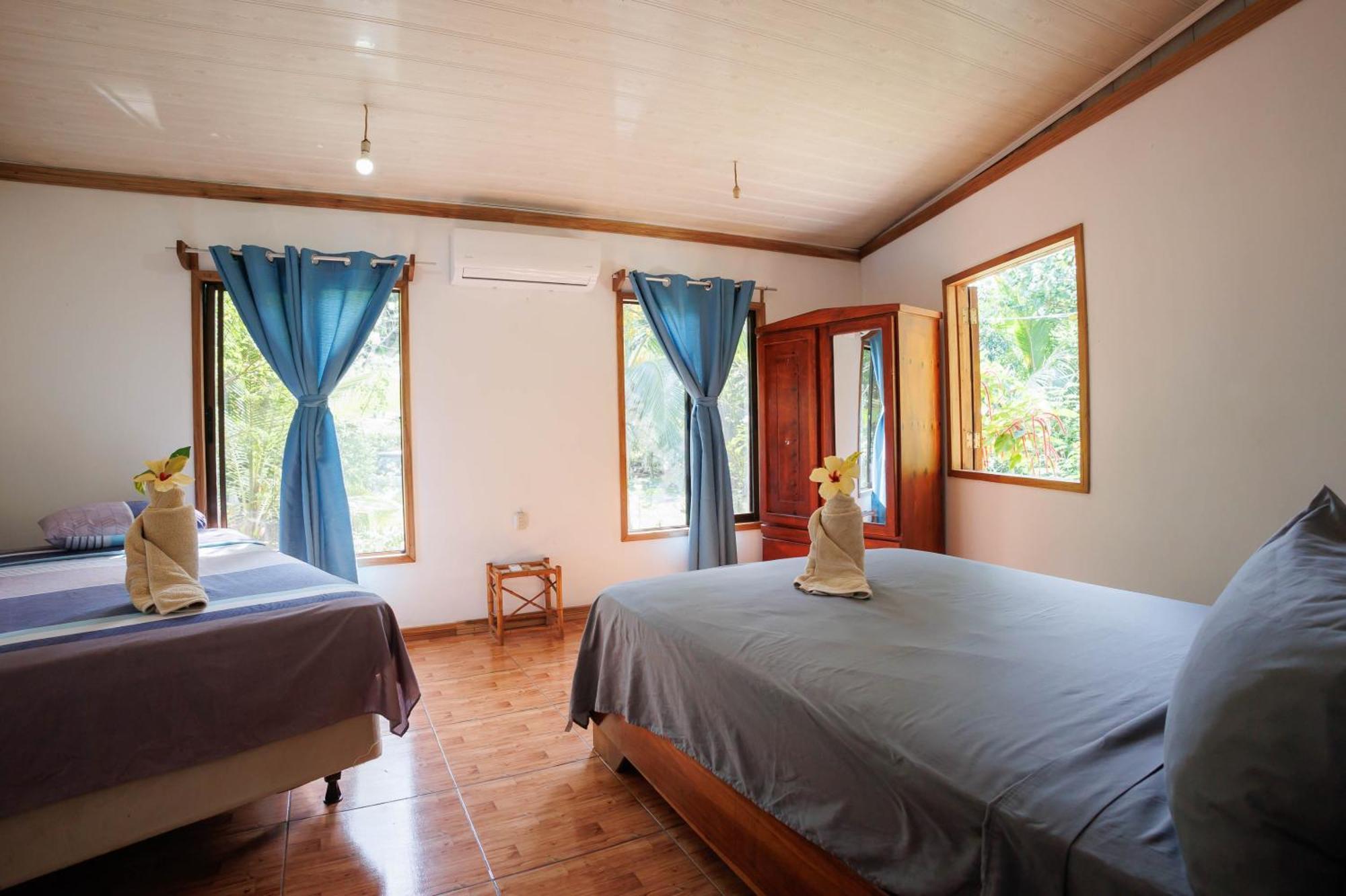 Bungalows Ache Cahuita Exterior photo