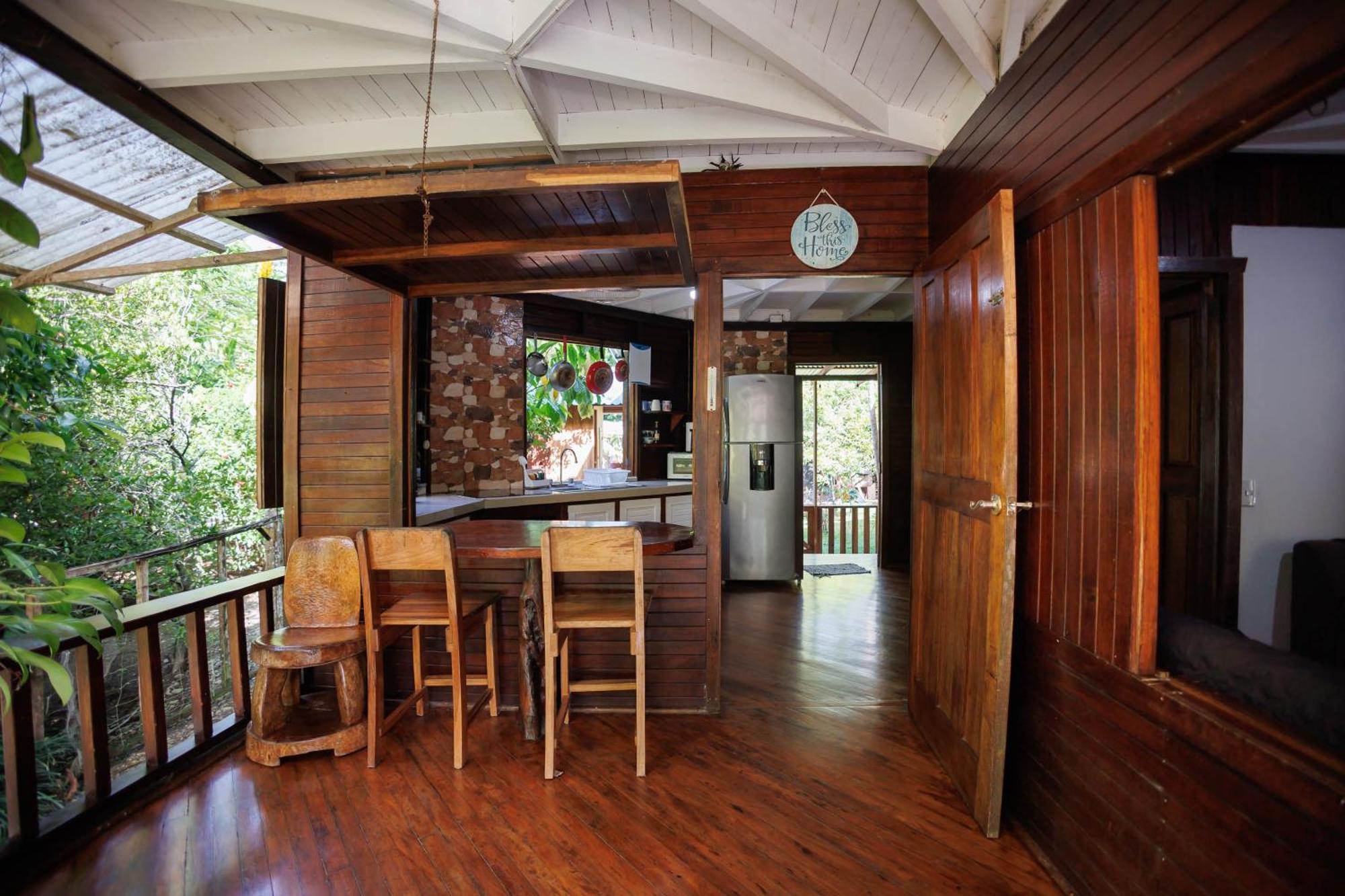 Bungalows Ache Cahuita Exterior photo