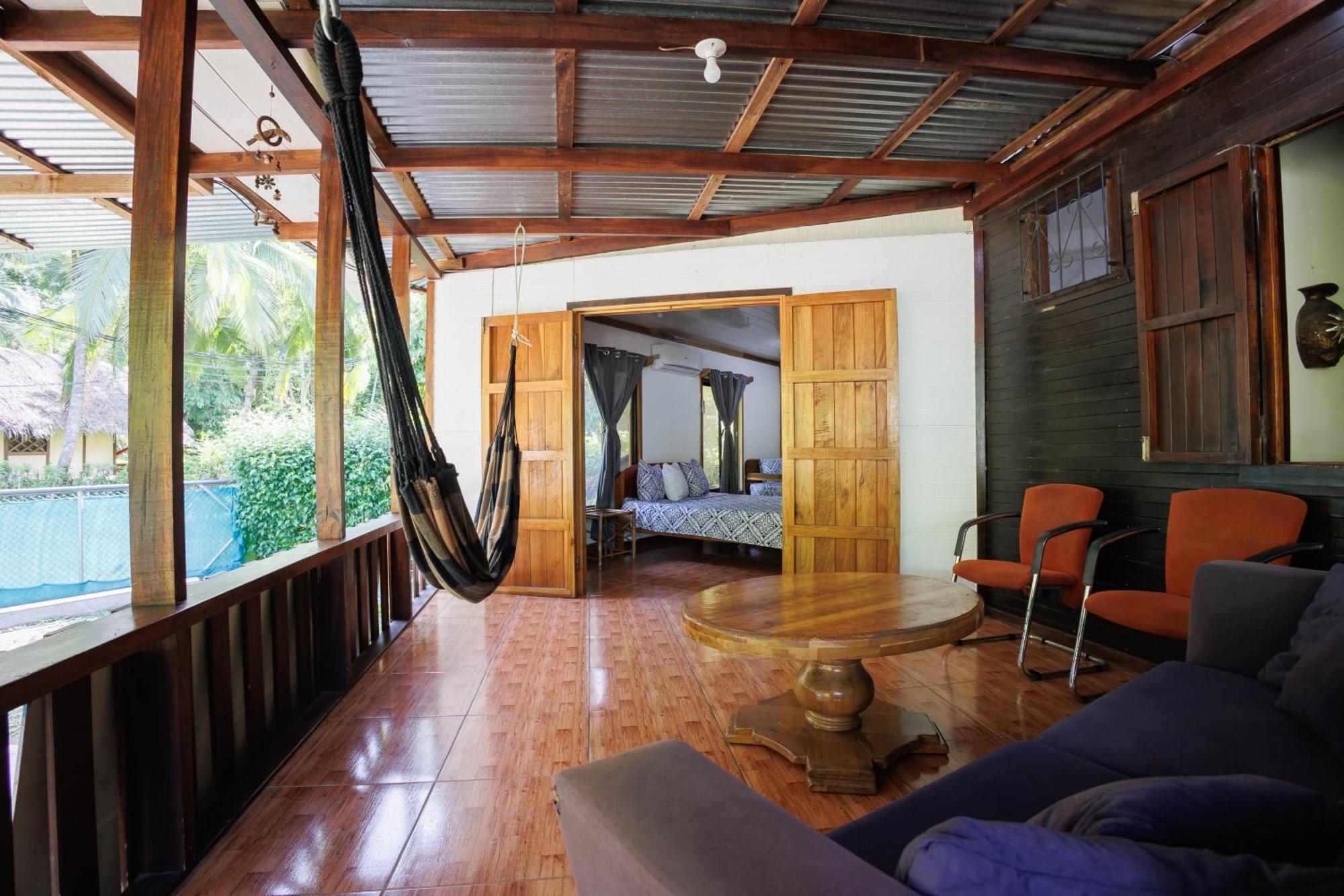 Bungalows Ache Cahuita Exterior photo