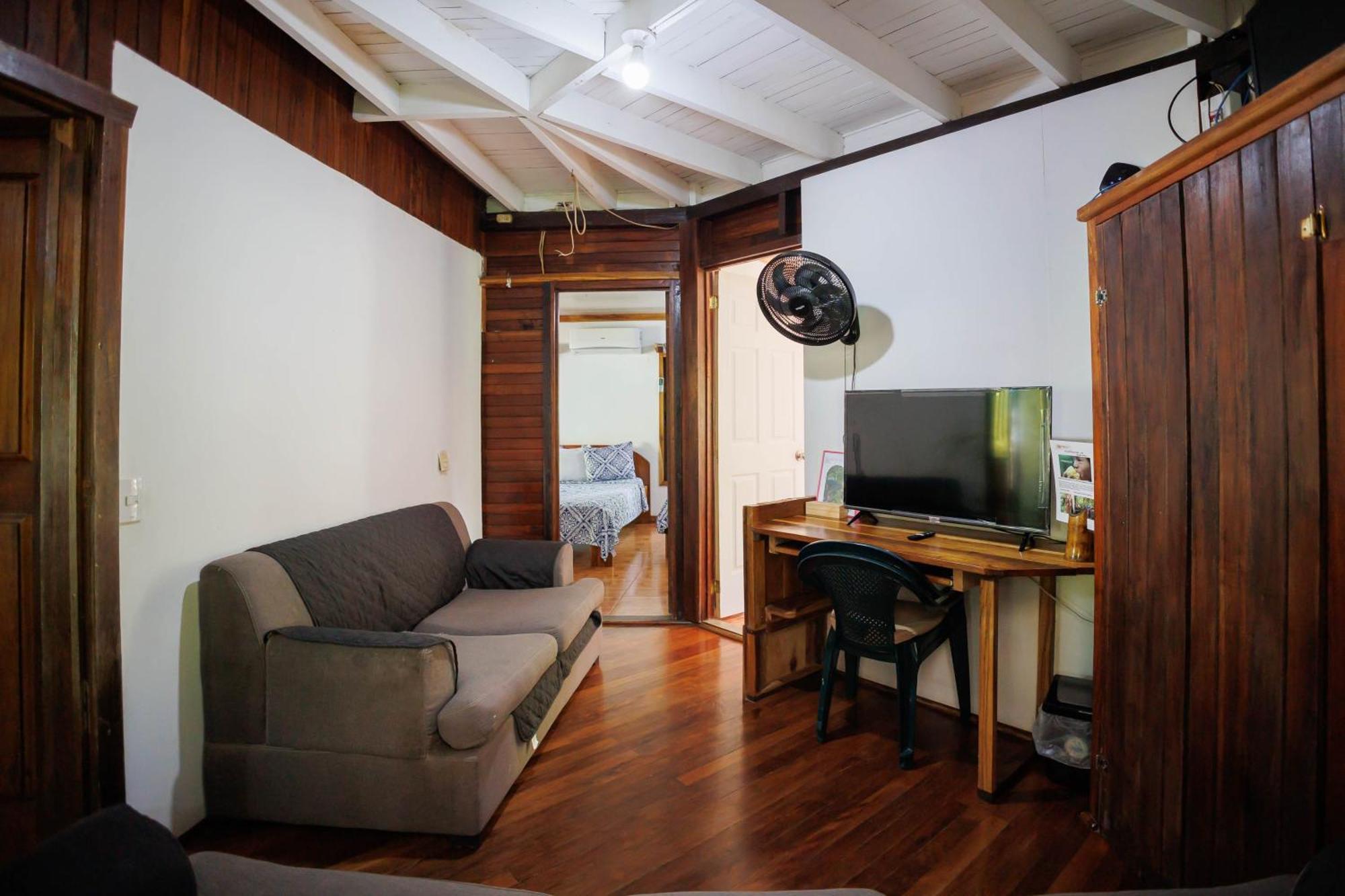 Bungalows Ache Cahuita Exterior photo